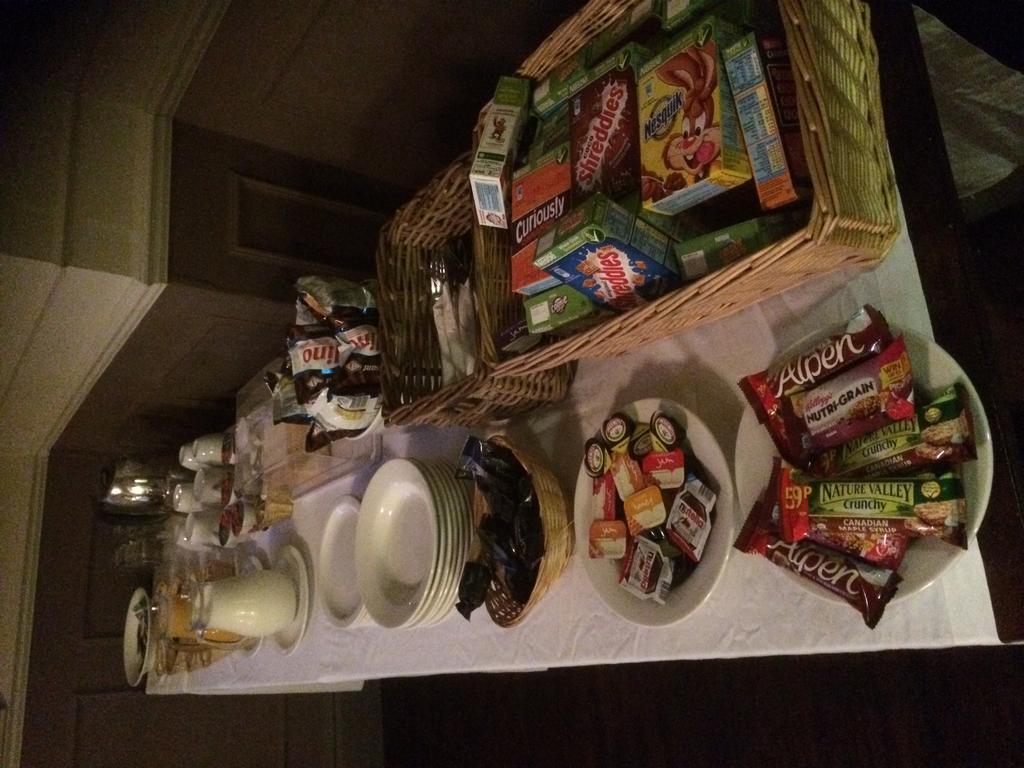 The Swan Inn Pub ไอล์เวิร์ธ ภายนอก รูปภาพ
