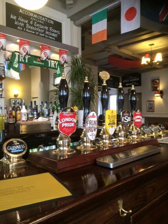 The Swan Inn Pub ไอล์เวิร์ธ ภายนอก รูปภาพ