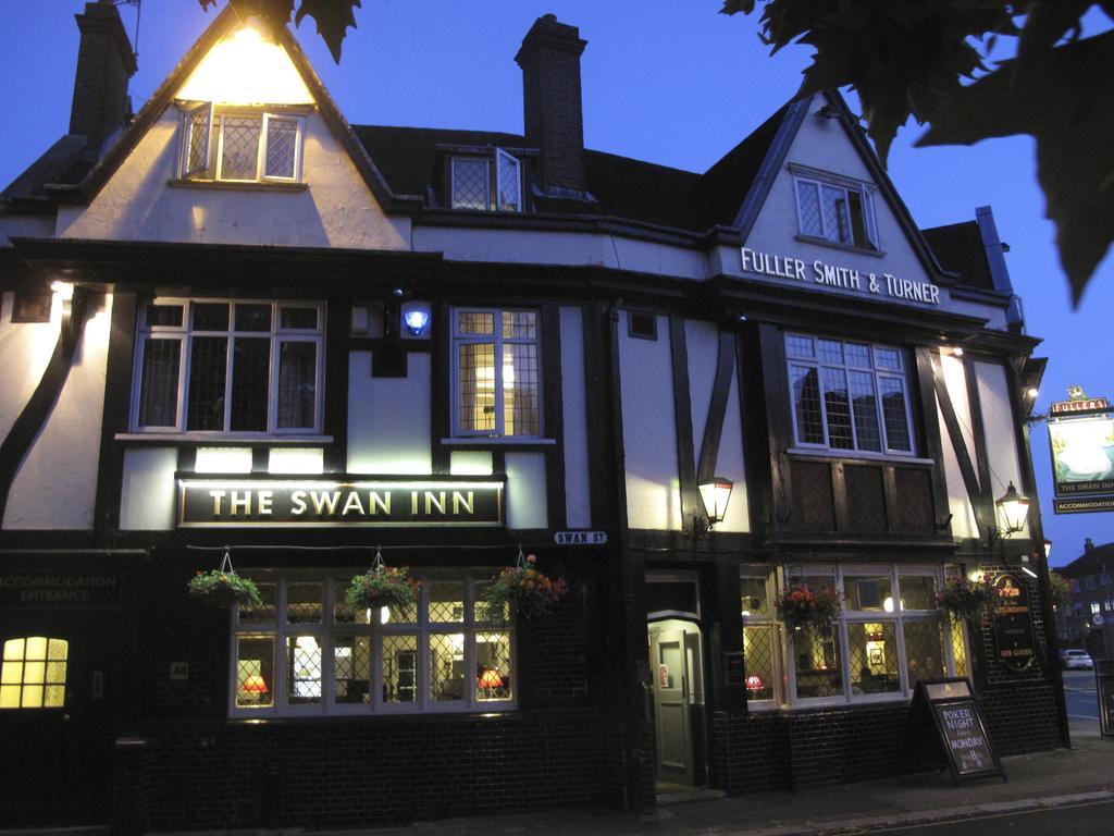 The Swan Inn Pub ไอล์เวิร์ธ ภายนอก รูปภาพ