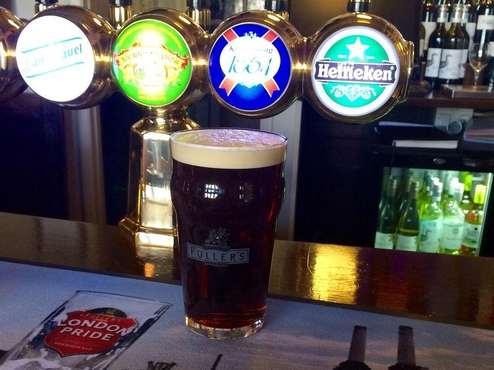 The Swan Inn Pub ไอล์เวิร์ธ ภายนอก รูปภาพ
