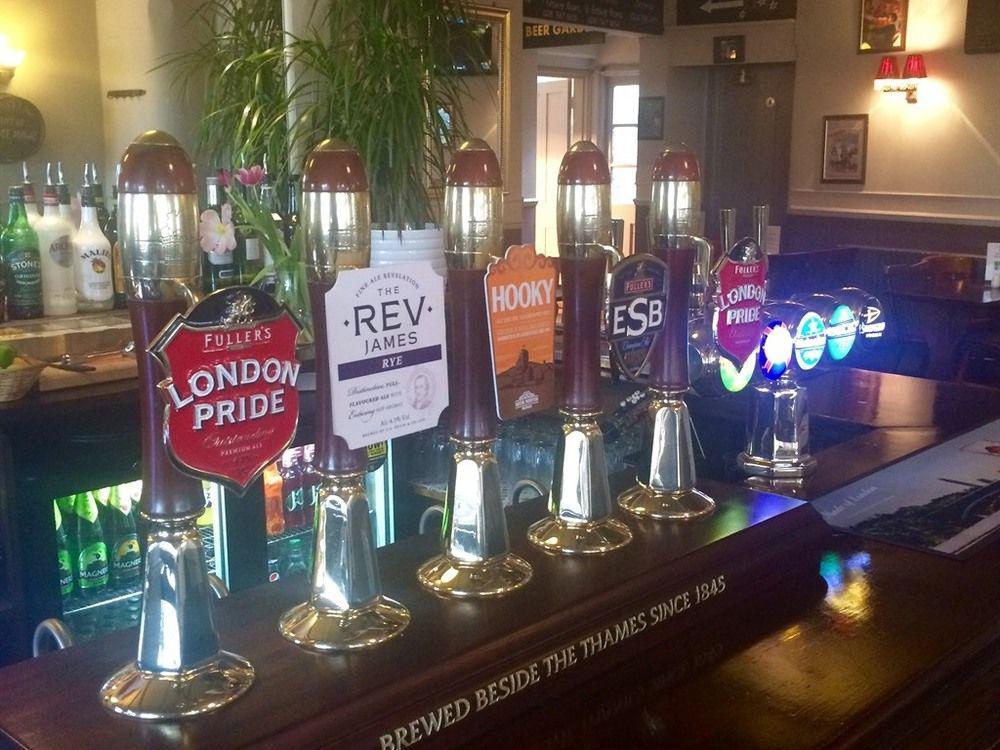 The Swan Inn Pub ไอล์เวิร์ธ ภายนอก รูปภาพ