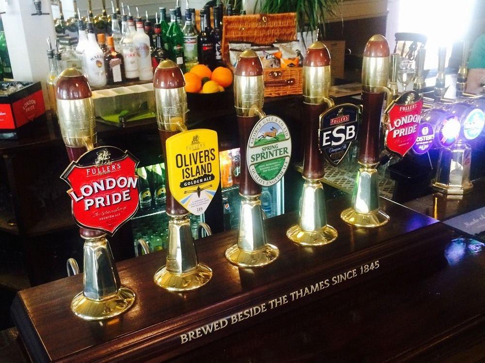 The Swan Inn Pub ไอล์เวิร์ธ ภายนอก รูปภาพ